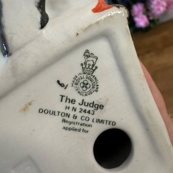 Royal‎ Doulton The Judge Figurine HN2443 – Doulton & Co Limited England – Seated - Picture 5 of 5
